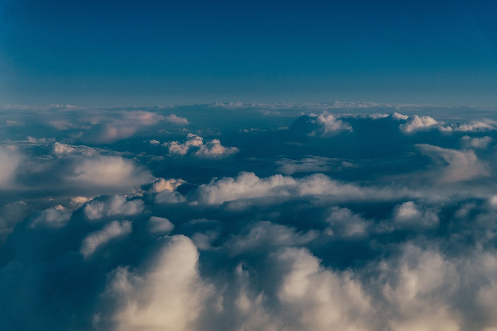 Bitcoin Breaches 'Ichimoku Cloud' to Flash Bullish Signal While Altcoins Lag: Technical Analysis