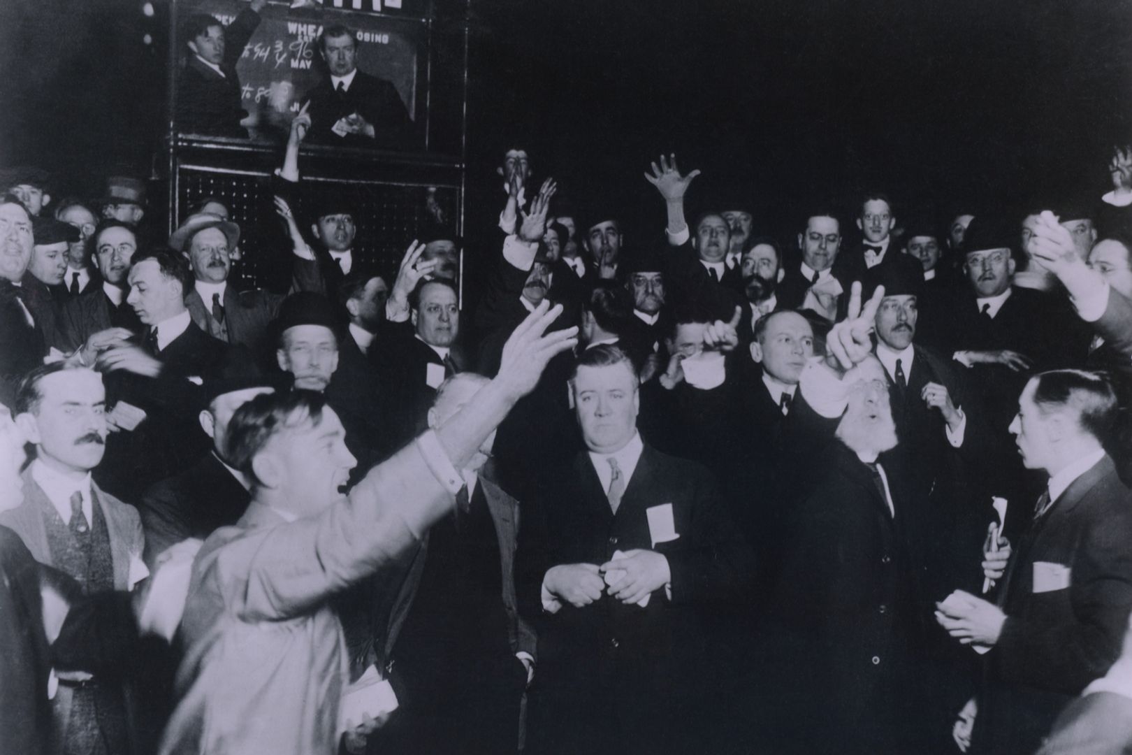 Bitcoin Traders Eye Long Term BTC Accumulation by Selling Put Options