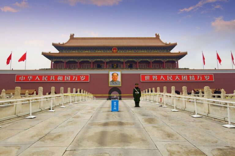 Crypto Daybook Americas: Tariff Cut Lifts Bitcoin as Market Readies for Further Gains