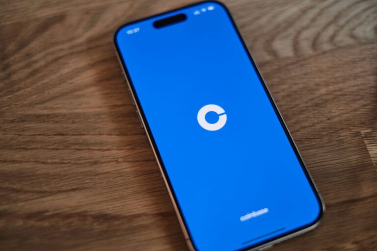 Coinbase Divides Wall Street Analysts After Earnings Miss, Deribit Takeover