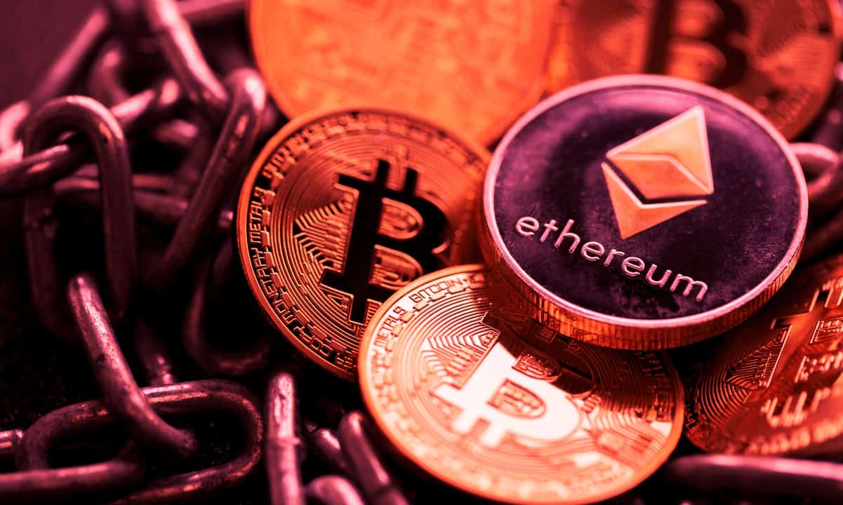 ETH Dips Into Undervaluation Zone, Is Altseason Around the Corner?