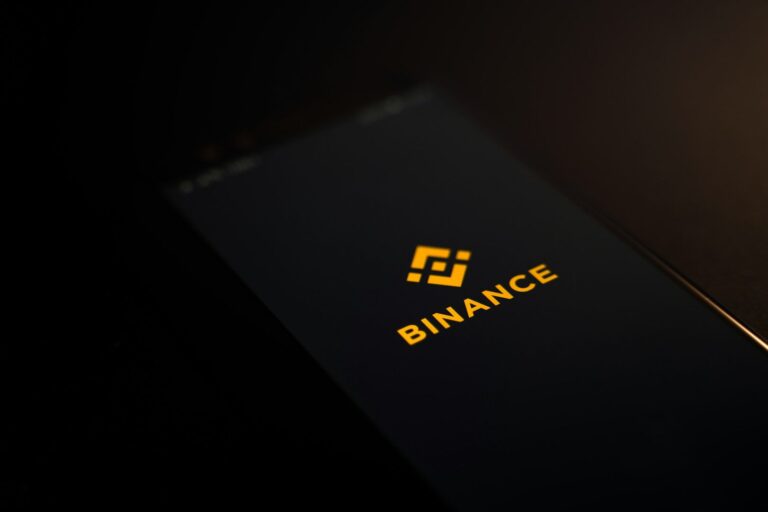 Binance Wallet Launches Alpha Earn Hub Amid Record $12.5B Daily Volume