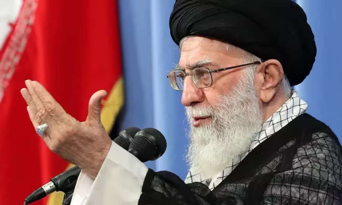 Bitcoin Remains Below $105K as Iran’s Supreme Leader Responds to Trump’s Surrender Request