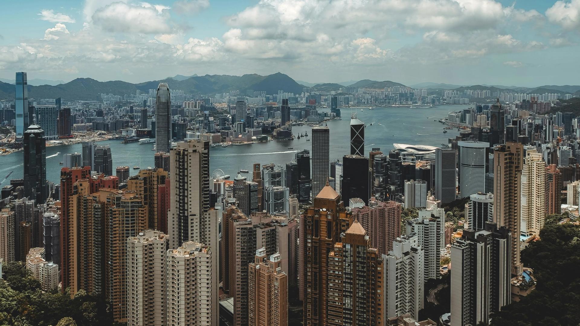 Hong Kong Family Office VMS to Allocate Up to $10M to First Crypto Play: Bloomberg