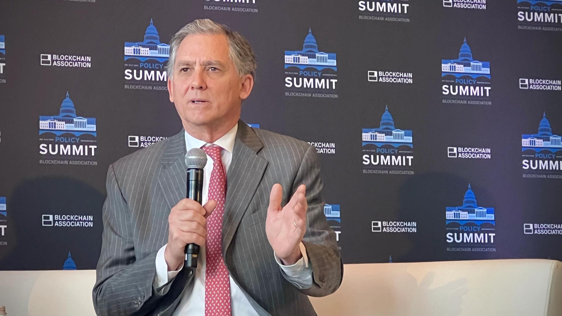 As Trump Calls for Rapid Stablecoin Bill Passage, Key Lawmaker Hints at More Talks