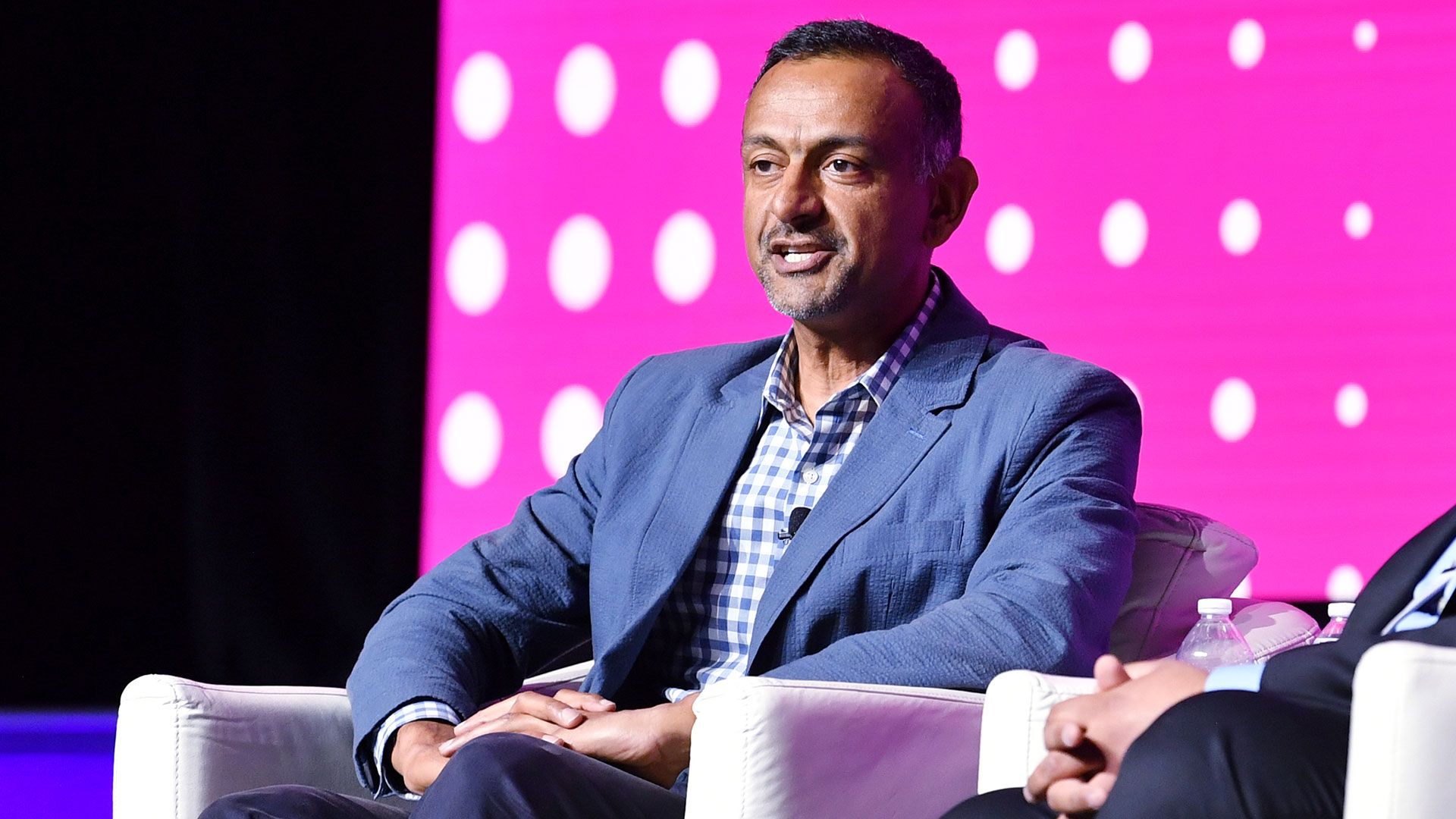 Coinbase Seeks SEC Approval to Offer Tokenized Stock Trading