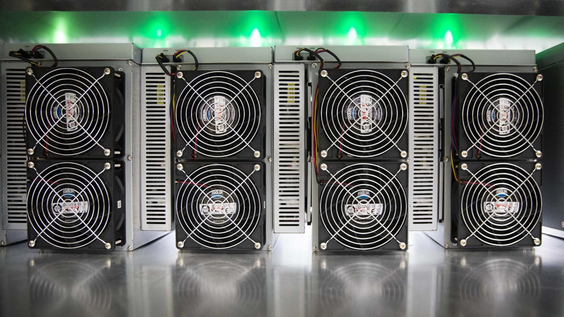 Bitcoin Miner IREN Hits 50 EH/s Midyear Hashrate Target, Eyes AI Expansion