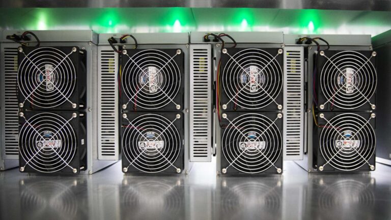 BIT Mining Surges 250% on Solana Pivot