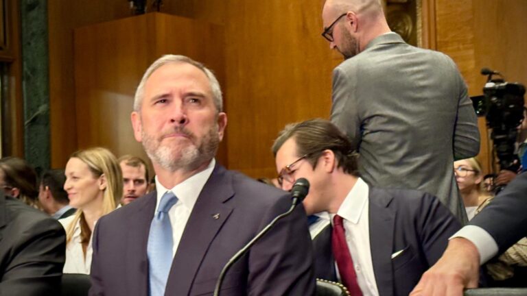 Crypto Industry Pitches Market Structure Ideas to U.S. Senators in Hearing