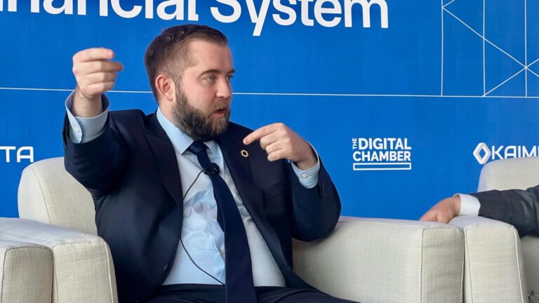 Chainlink Teams Up With NYSE-Parent ICE to Bring Forex, Precious Metals Data On-Chain