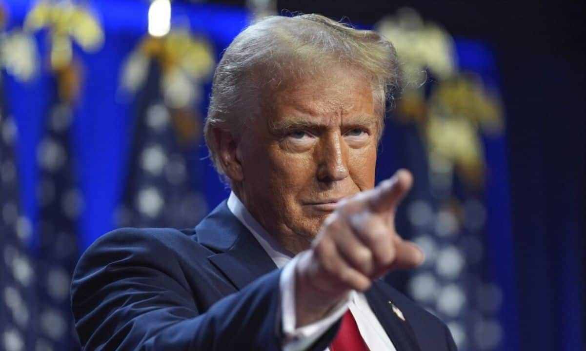Trump Signs Executive Order to Allow Bitcoin and Crypto in 401(k)s