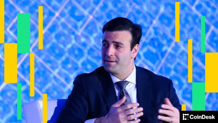 Citizens Starts Circle Coverage With Market Perform Rating on Stablecoin Growth, Valuation