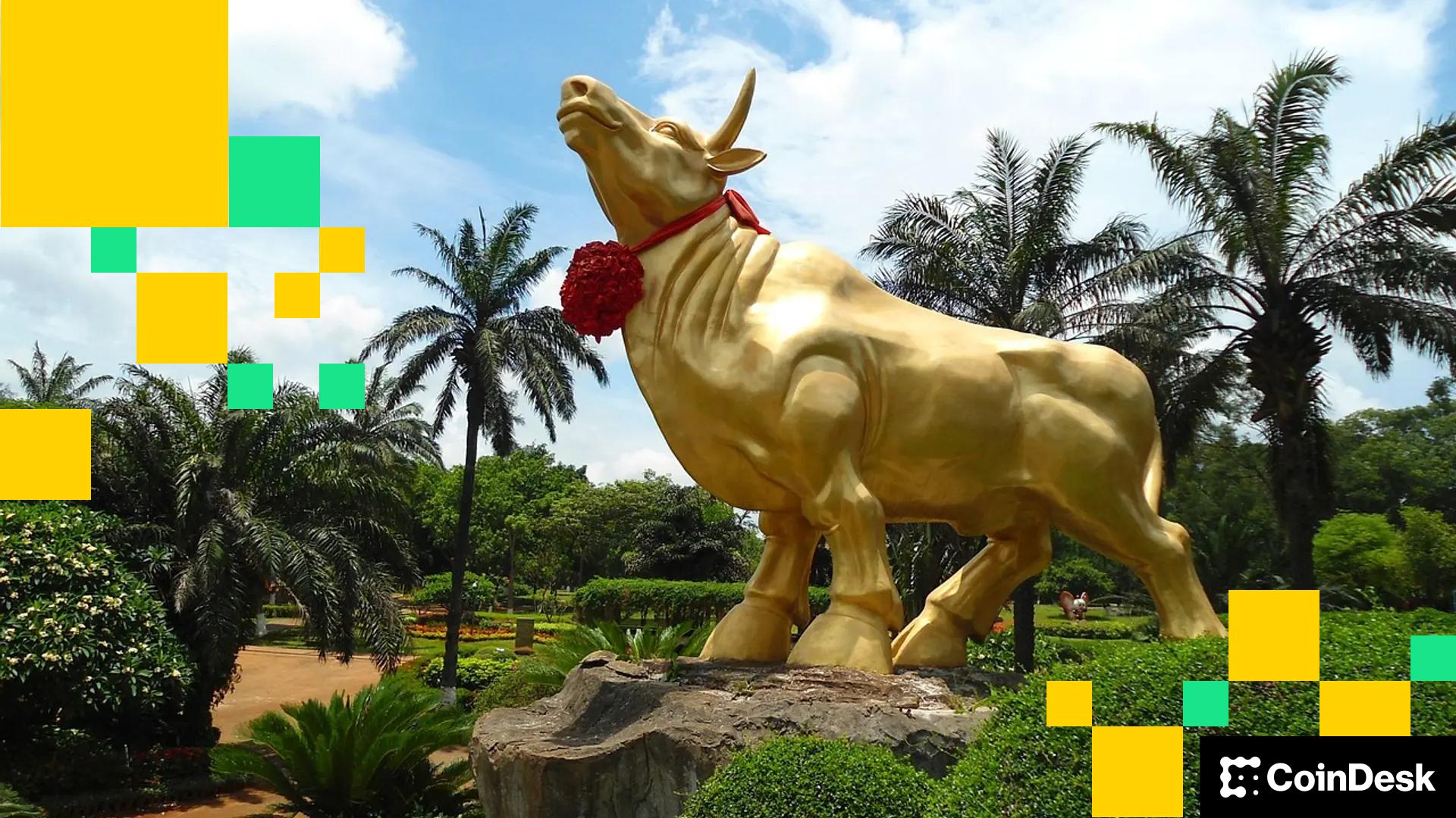 Crypto Markets Today: BTC Pressures $120K as Traders Brace for Potential Short Squeeze