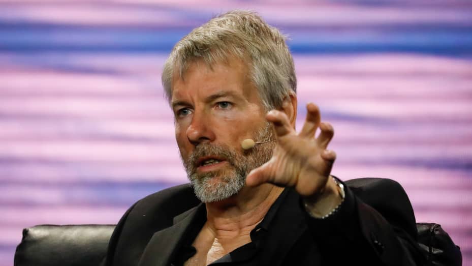 Saylor Keeps Buying: Strategy Boosts Bitcoin Stack by 390 BTC