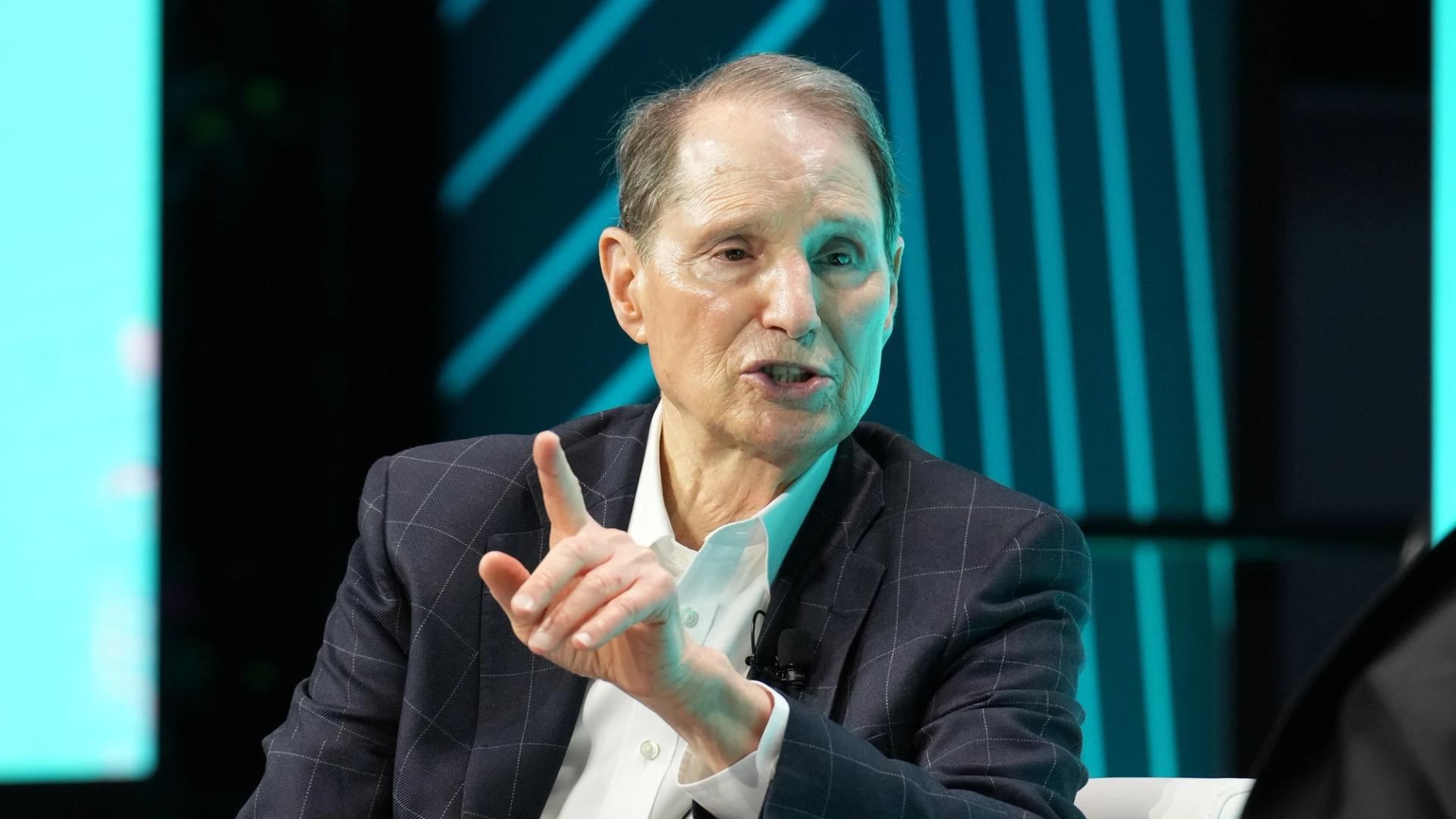 Leading Democrat Wyden Continues Probe Into Pantera Founder Morehead's Taxes