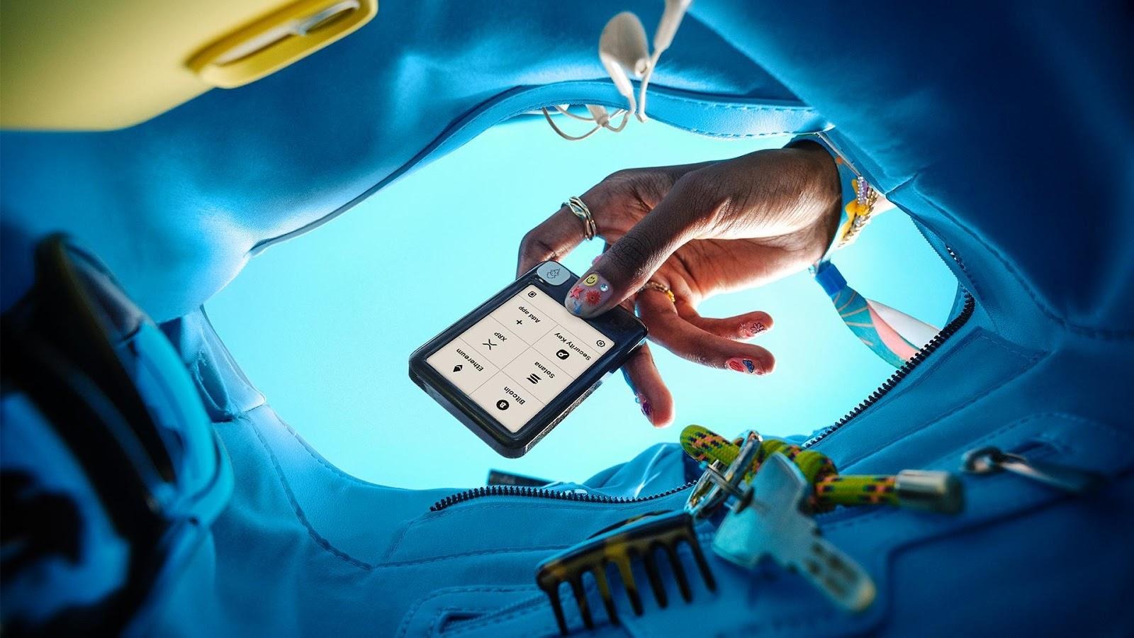 Ledger Nano Gen5 Debuts Affordable Hardware Security for AI-Driven Digital Identities