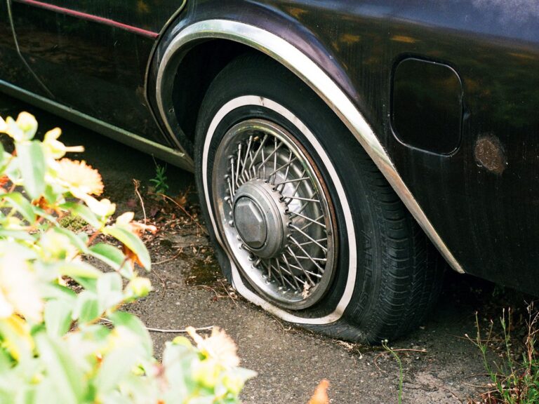 Crypto Markets Today: Bitcoin Stuck in Post-Fed Range as Altcoins Slump Deepens