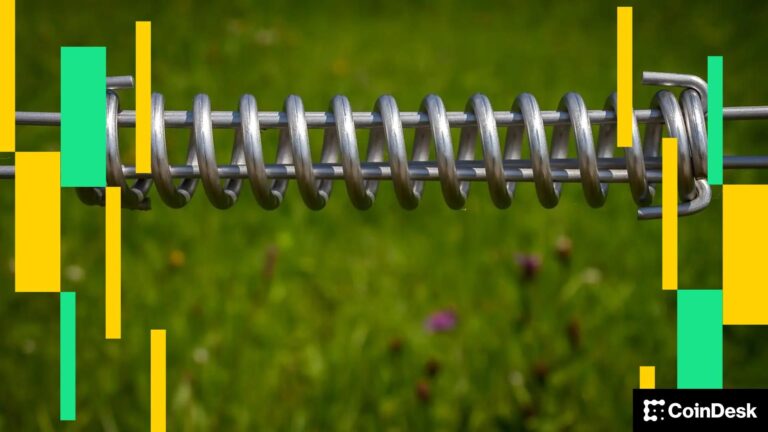 Crypto Markets Today: Bitcoin Reclaims $93K as Altcoins Stage Rebound