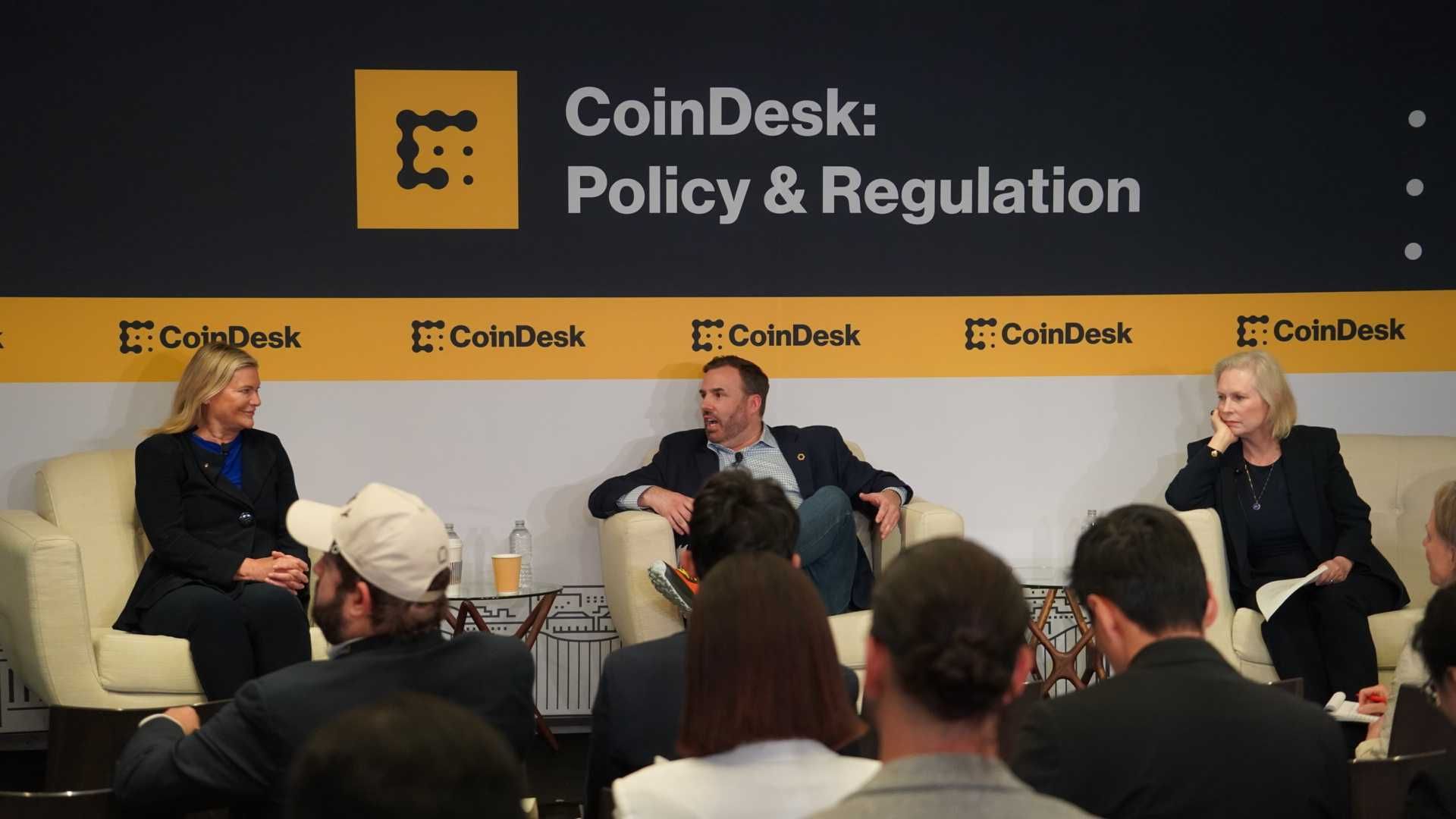 Key U.S. Senator on Crypto Bill, Lummis, Negotiating Dicey Points With White House