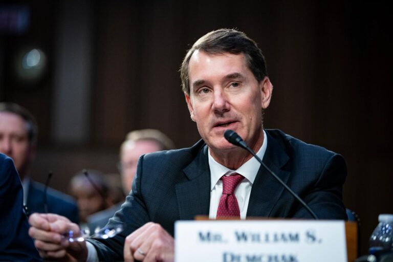 PNC Bank CEO says stablecoins must choose: be a payment tool or a money market fund