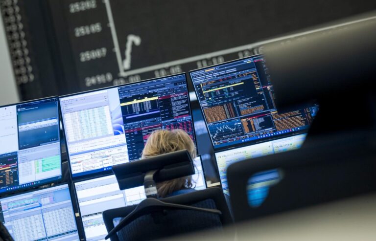 HYPE token surges 24% as silver futures volume soars on Hyperliquid exchange