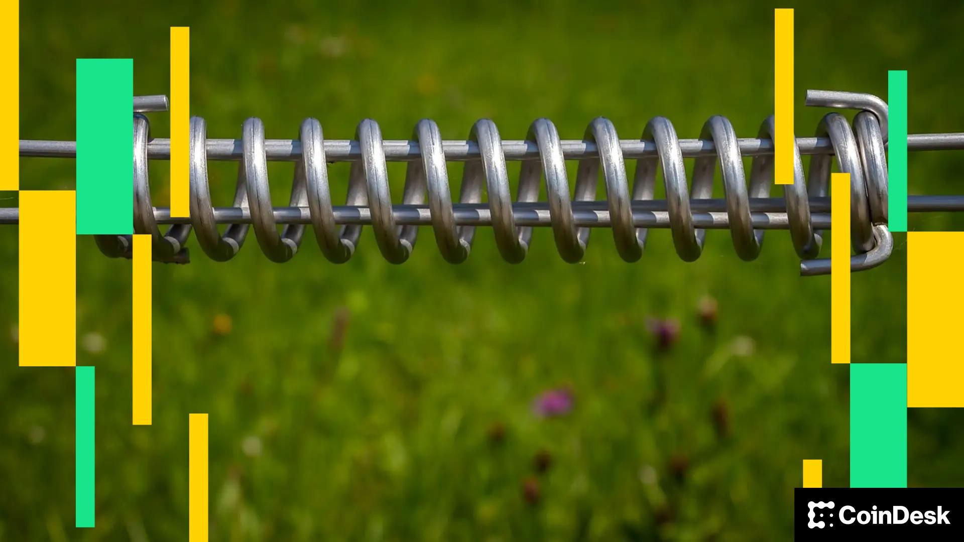 Altcoins, led by dash, heat up as bitcoin nears breakout: Crypto Markets Today