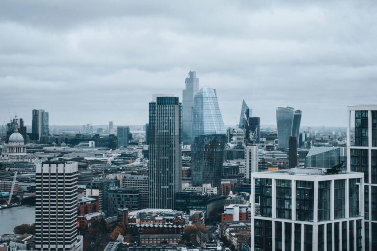 The UK is picking winners for its digital dollar future while Coinbase CEO cries foul