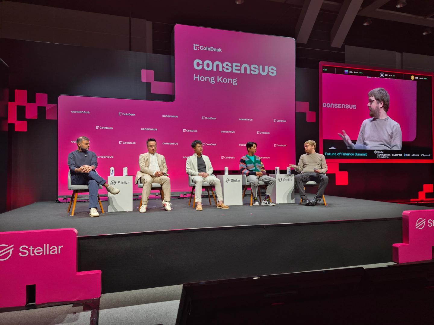 DeFi is not really decentralized, it is unavoidably centralized