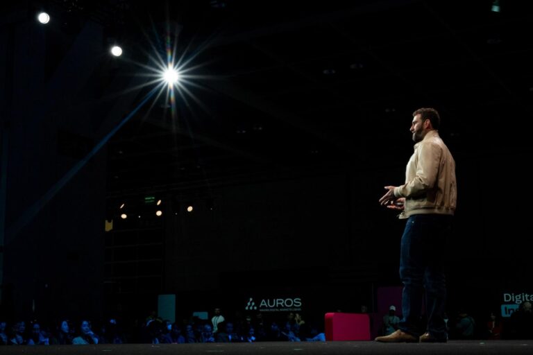 WLFI surges 10% after Apex stablecoin deal, outperforming BTC and ETH