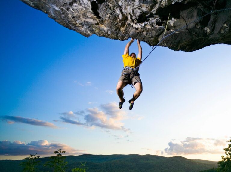 Bitcoin clings to monthly gains, historic losing streak still in play