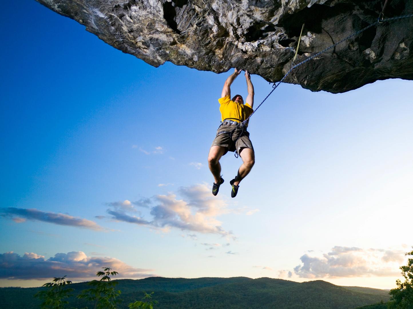 Bitcoin clings to monthly gains, historic losing streak still in play