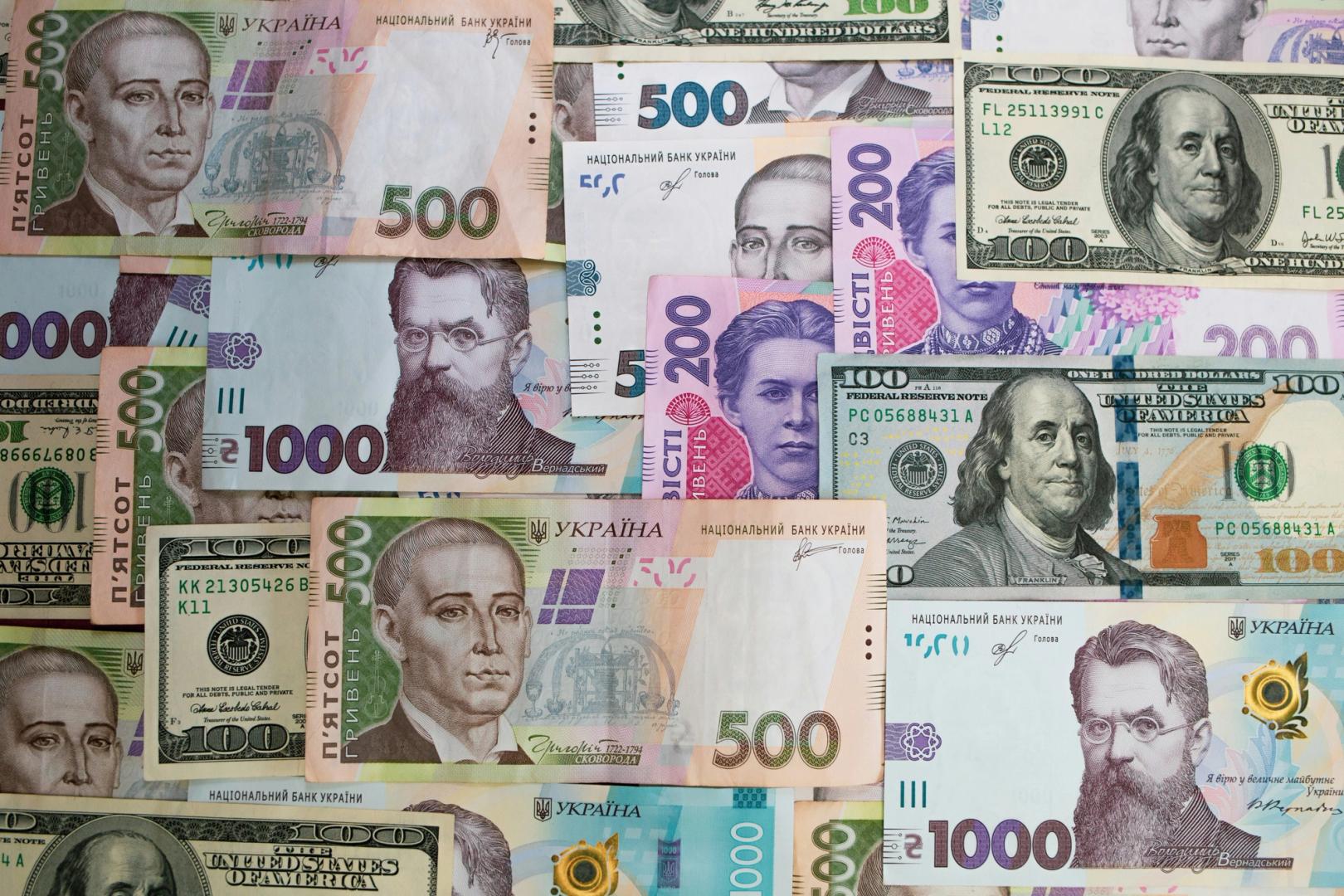 At $318 billion, the stablecoin market value exceeds the FX reserves of 95 nations