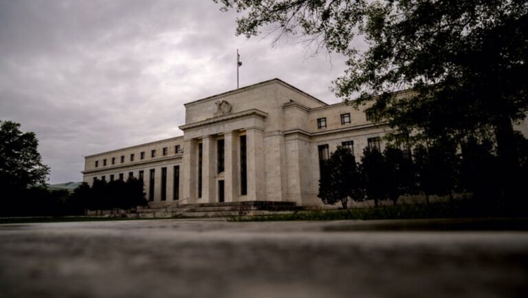 Tokenized Treasuries hit $15 billion as bitcoin stalls, Fed rate-rise concerns build