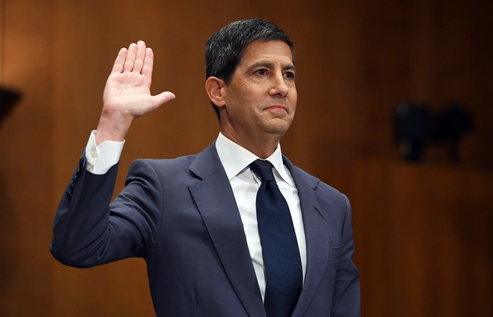 Warsh Era Begins at Fed: Two On-Chain Signals Bitcoin Traders Must Watch