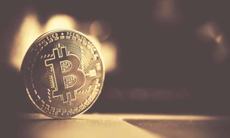 Strategy or Binance: Who’s Sitting on More Unrealized Bitcoin Losses? CryptoQuant Weighs In