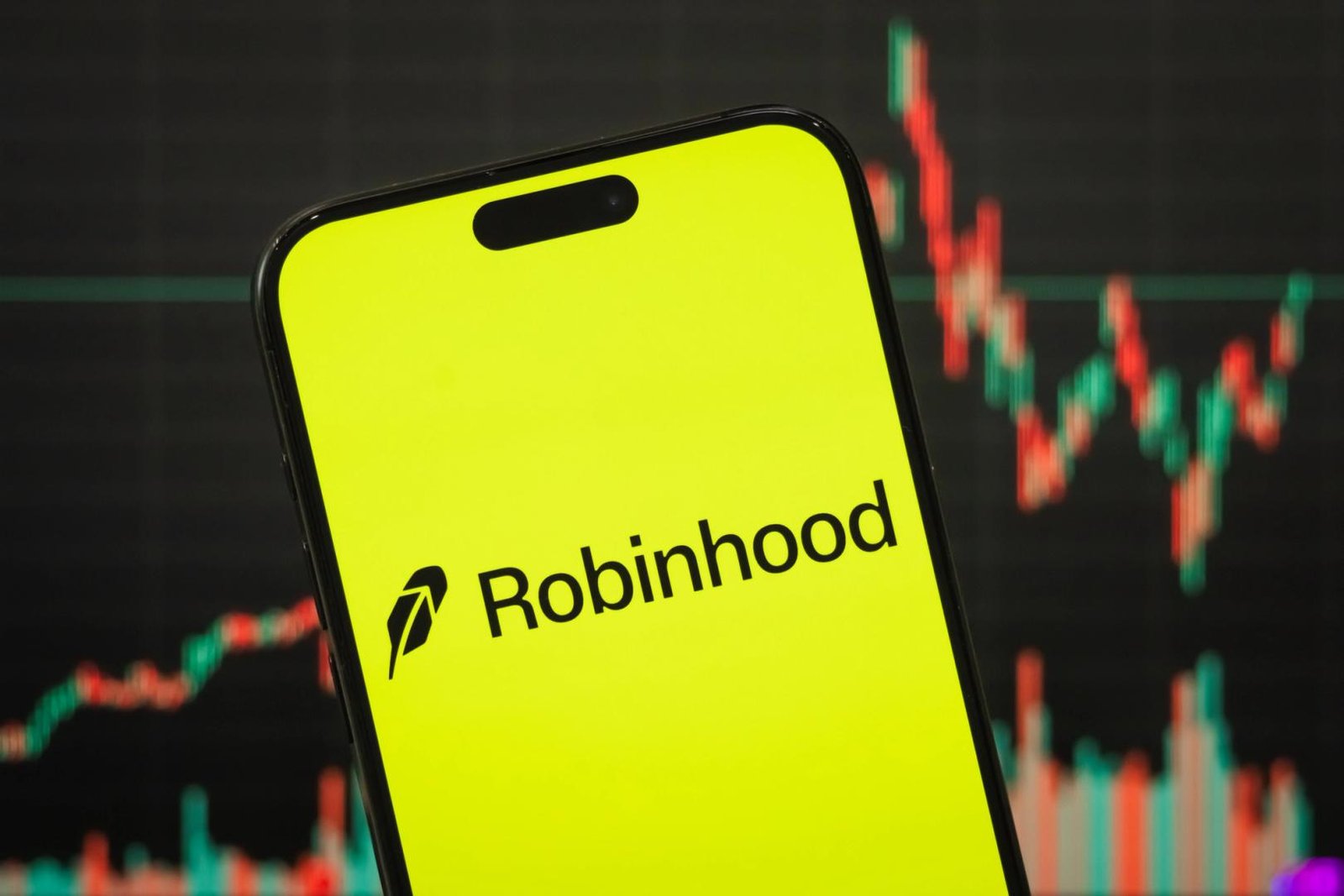 Robinhood Chain beats Ethereum in daily revenue as memecoin trading takes over