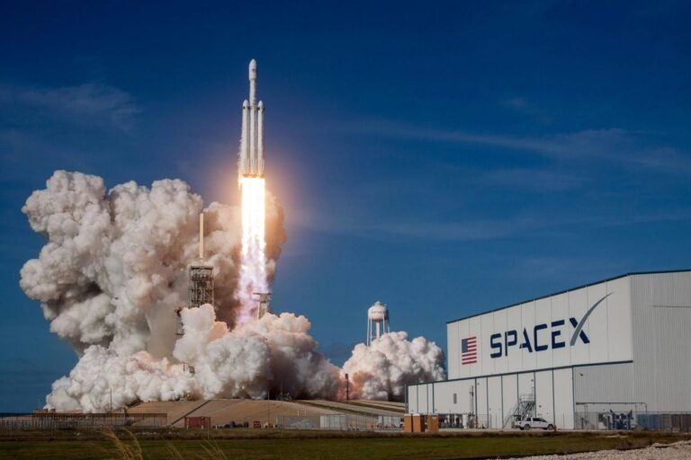 SpaceX extends decline to 11% on lockup expiration and capex spending fears