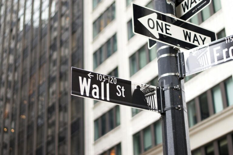 Tokenization stocks slip as SEC delay puts 'speed bump' in crypto’s Wall Street push