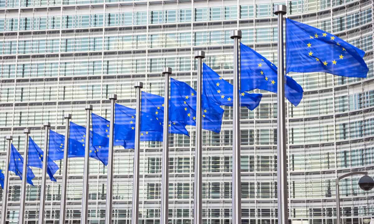 Scammers Pose as EU Regulators to Target Crypto Users Displaced by MiCA Deadline