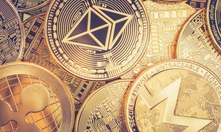 Altcoins Could See Up to 1,000x Returns Post-Pullback, Analyst Predicts