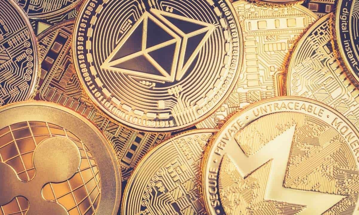 Altcoins Could See Up to 1,000x Returns Post-Pullback, Analyst Predicts