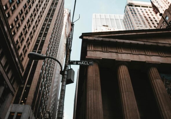 Banks escalate stablecoin rewards fight as Senate prepares for a Clarity Act vote