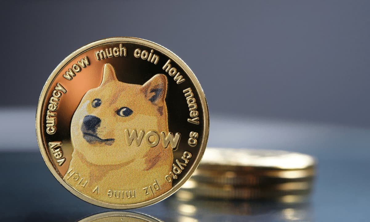 Analyst Says $15 Dogecoin Target Is Dead After Long-Term Channel Break
