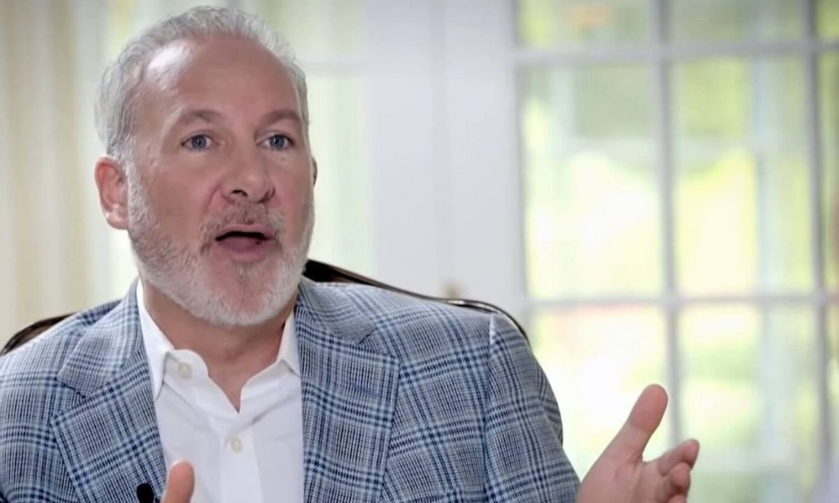 Peter Schiff Predicts Bitcoin Will Drop If Tech Stocks Pull Back